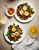 Autumn salad with grapes, pecans and goat's cheese