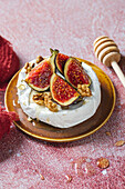 Camembert with figs, honey and walnuts