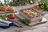 Mediterraner Zucchini-Tomaten-Auflauf mit Mozzarella