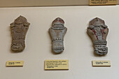 Drei Pilling-Figuren aus der Fremont-Kultur im USU Eastern Prehistoric Museum in Price, Utah