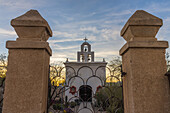 Detail der Totenkapelle der Mission San Xavier del Bac in Tucson, Arizona