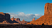 Die Utah-Monumente im Monument Valley im Monument Valley Navajo Tribal Park im Navajo-Reservat in Arizona