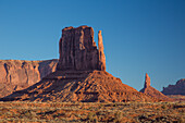 Der West Mitten und der Große Indianerhäuptling im Monument Valley Navajo Tribal Park im Navajo Reservat in Arizona