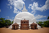 Dagaba Kiri Vihara, erbaut zu Ehren der Königskönigin, in der antiken Stadt Polonnaruwa, Sri Lanka