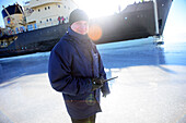 Jukka-Pekka Kuusinen, Erster Offizier der Sampo Icebreaker Cruise, einem authentischen finnischen Eisbrecher, der zu einer Touristenattraktion in Kemi, Lappland, umgebaut wurde