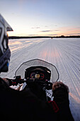 Schneemobil-Sonnenuntergangstour mit Arctic Lifestyle, Rovaniemi, Lappland, Finnland