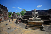 Das Vatadage, ein typisches rundes Reliquienhaus im heiligen Viereck der antiken Stadt Polonnaruwa, Sri Lanka