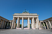 Brandenburger Tor bei Tageslicht in Berlin Deutschland