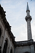 Türkei, Istambul, Blick von unten auf das Minarett