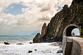 Italien, Sizilien, Küstenautobahn mit Tunnel