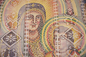 Gemälde von Maria und Jesus hinter einem Netzgitter, Kathedrale St. Mary Of Zion; Axum, Region Tigray, Äthiopien.