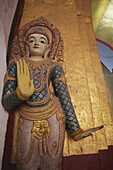 Buddhistische Statue in einem Kloster, Oberburma; Myanmar
