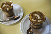 Machiato-Kaffee im Tomoca-Kaffeehaus; Addis Abeba, Äthiopien