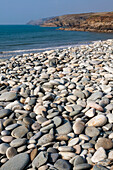Ein felsiger Strand, Pembrokeshire Küstenpfad; Pembrokeshire, Wales