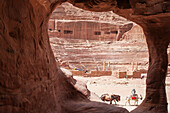 Römisches Theater vom Grabmal aus gesehen; Petra, Jordanien