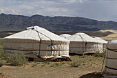 Mongolische Gers (Jurten) Touristenunterkunft im Gobi Discovery 2 Ger Camp, Gobi-Gurvansaikhan-Nationalpark, vEmnv?govi-Provinz, Mongolei