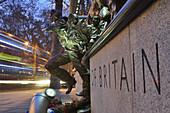 Bronzedenkmal zum Gedenken an die Schlacht um Großbritannien während des Zweiten Weltkriegs, Victoria Embankment; London, England.