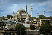 Süleymaniye-Moschee oben auf dem Hügel; Istanbul, Türkei.