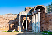 Dorische Säulen, Hadrians Villa, UNESCO-Welterbe, Tivoli, Provinz Rom, Latium (Lazio), Italien, Europa