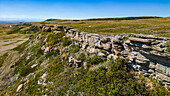 Luftaufnahme des in Buffalo Jump zerschlagenen Kopfes, UNESCO-Welterbestätte, Alberta, Kanada, Nordamerika