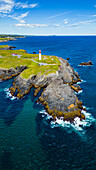 Luftaufnahme des Cape Race-Leuchtturms, Mistaken Point, UNESCO-Welterbestätte, Avalon-Halbinsel, Neufundland, Kanada, Nordamerika