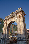 Arch of Sergii (Golden Gate), built 27 BC, Portarata Square, Old Town, Pula, Croatia, Europe