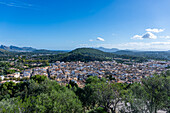 Blick über Pollenca, Mallorca, Balearen, Spanien, Mittelmeer, Europa