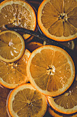 Pochierte Orangenscheibchen mit Vanille