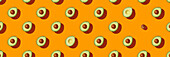 Banner. Avocado auf orangefarbenen Hintergrund Muster Draufsicht flach legen. Sommer Farbe. Minimal Konzept