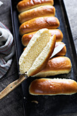 Frisch gebackene Hot Dog Brötchen