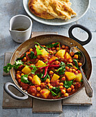 Chickpea curry with spinach and potatoes