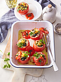 Gefüllte Tomaten mit Mozzarella, Zucchini und Oliven