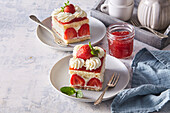 Strawberry cake with mascarpone cream