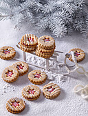 Cinnamon Christmas biscuits with redcurrant jelly