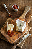Camembert with tomato chutney and thyme