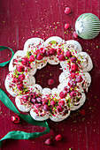 Meringue wreath with raspberries