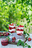 Cream dessert with baked strawberries