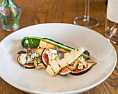 Grilled pear with blue cheese and figs