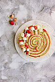 Strawberry and pistachio wrap cake