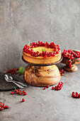 Cheesecake soufflé with redcurrants