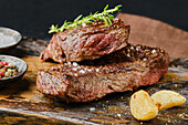 Roasted rump steaks with thyme and garlic