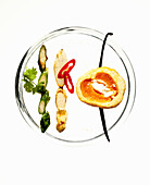 Hähnchenbrust mit Spargel, Chili und Vanille-Aprikosen-Törtchen