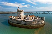 Frankreich, Charente-Maritime, Bourcefranc-le-Chapus, Fort Louvois, der Bau des Fort Louvois oder Fort Chapus wurde von 1691 bis 1694 nach den von Vauban neu definierten Grundsätzen der Militärarchitektur durchgeführt (Luftaufnahme) (Luftaufnahme)