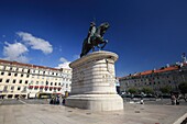 Portugal, Lissabon, der Praça da Figueira mit der Statue von König Joao I. in der Mitte