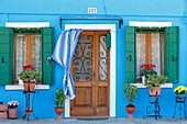 Italien, Venetien, Venedig auf der Liste des UNESCO-Welterbes, Insel Burano, Burano, buntes Haus