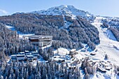 Frankreich, Savoie, Vanoise-Massiv, Tal der Haute Tarentaise, Les Arcs 2000, Teil des Paradiski-Gebietes, Blick auf den Club MED (Luftaufnahme)