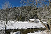 Frankreich, Vogesen, Plainfaing, Weiler Le Rudlin, der Fluss Meurthe, Kapelle Saint Jean Baptiste