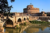 Italy, Lazio, Rome, historic center listed as World Heritage by UNESCO, the St. Angelo Bridge or St. Angelo built by Emperor Hadrian and the angels carved by Bernini on the Tiber to access its mausoleum, the Castel Sant Angelo (Castel Sant'Angelo)