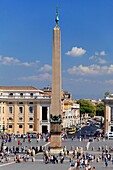 Italien, Latium, Rom, Vatikanstadt, von der UNESCO zum Weltkulturerbe erklärt, Petersplatz, Petersdom in Rom (Basilika San Pietro)