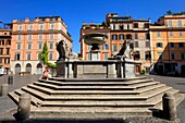 Italien, Latium, Rom, von der UNESCO zum Weltkulturerbe erklärtes historisches Zentrum, Stadtteil Trastevere, Santa-Maria-Brunnen, Santa-Maria-Platz